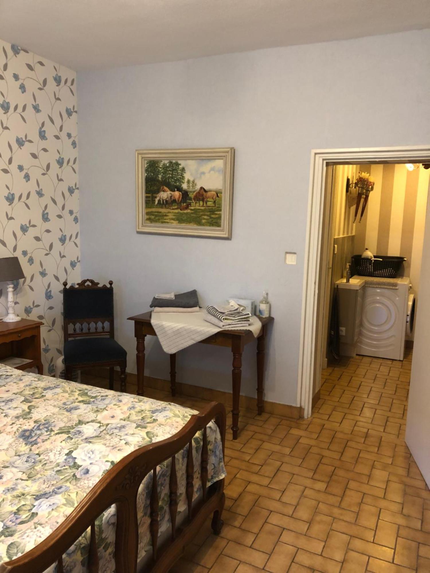 Le Voyageur Bed & Breakfast Saint-Bonnet-Troncais Exterior photo