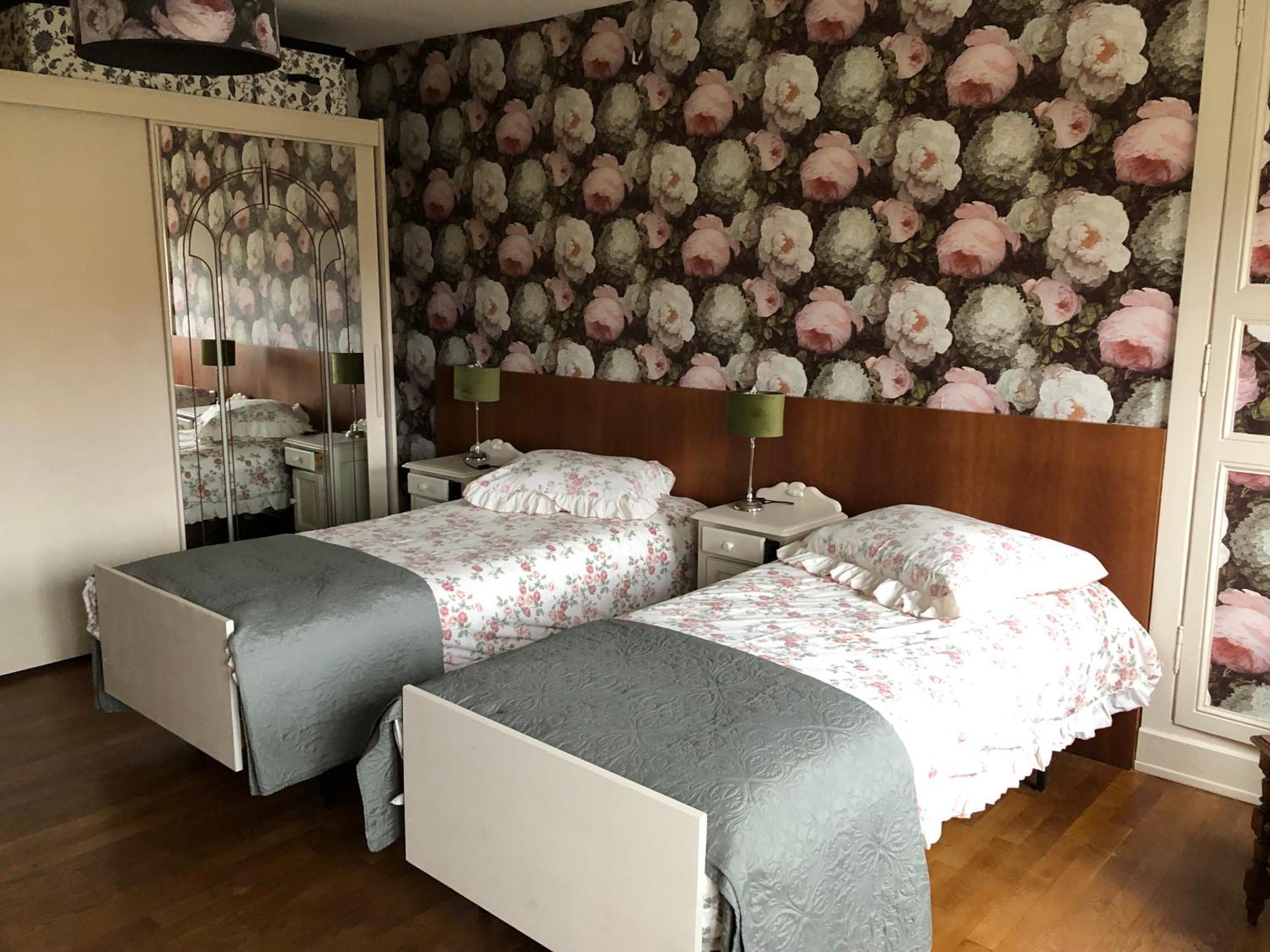 Le Voyageur Bed & Breakfast Saint-Bonnet-Troncais Exterior photo